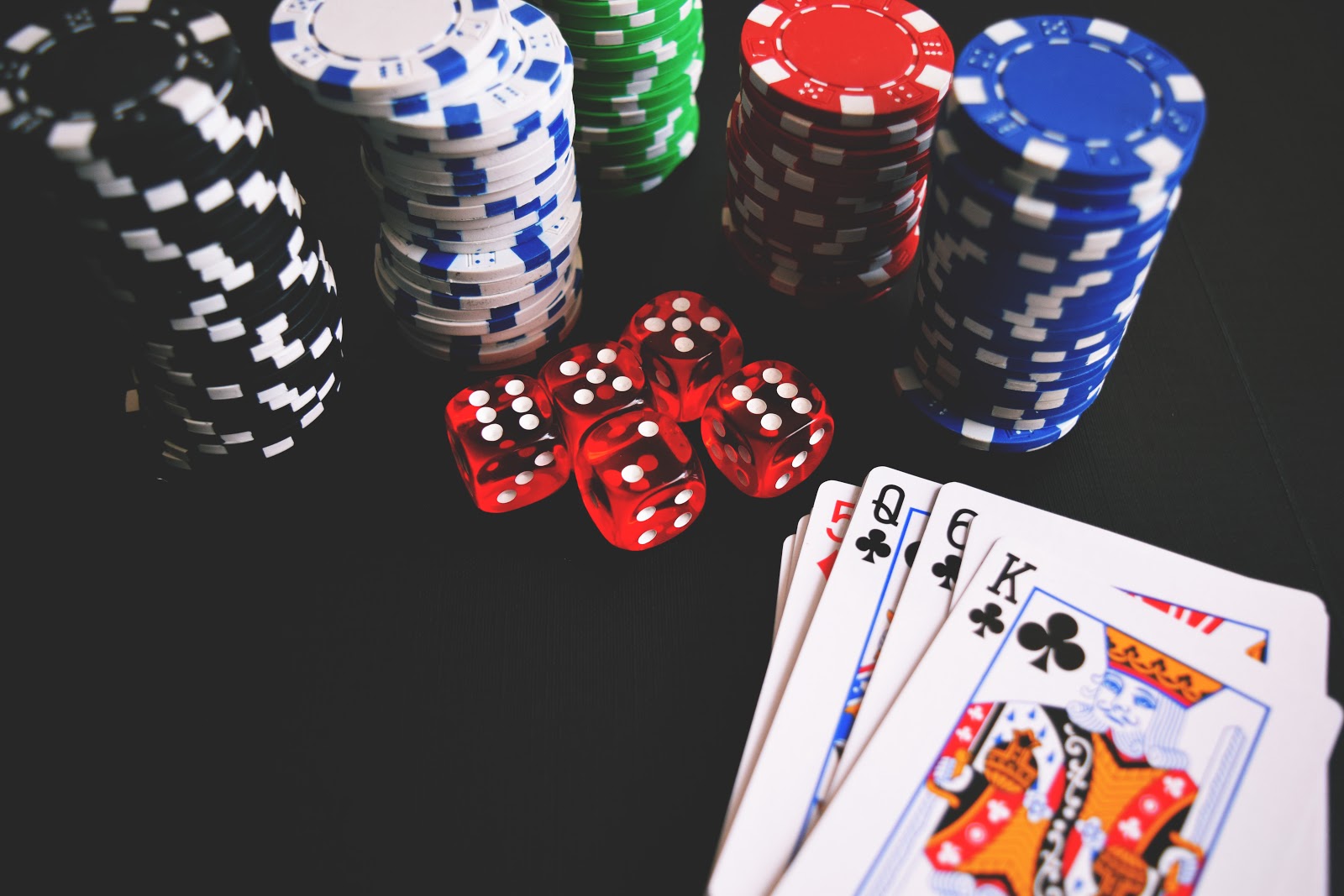 Tìm hiểu về game bài Phỏm nổi tiếng tại nhà cái SV88